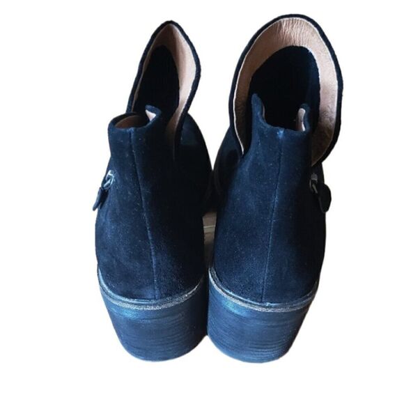 Gentle Souls by Kenneth Cole Black Suede Side Zip Ankle Boots, Size 10M - Picture 4 of 5